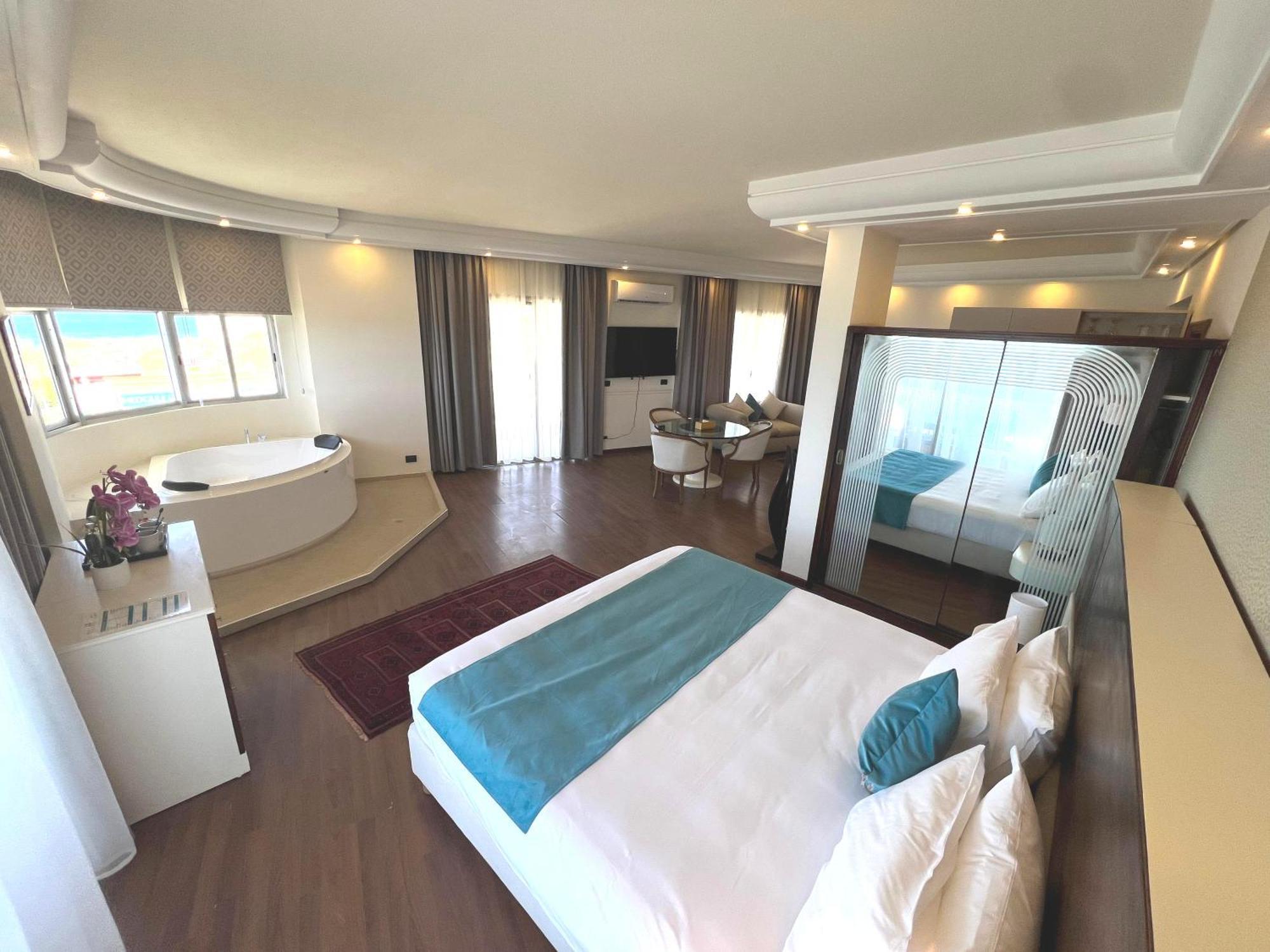Hotel Mediterranee